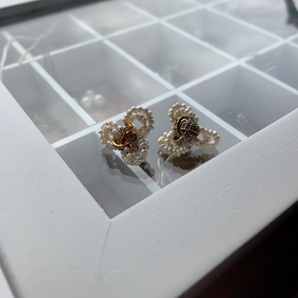 Pearl flowered gold & silver earrings - from Korea